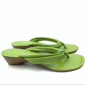 Apostrophe sandals size 7 green leather flip flops